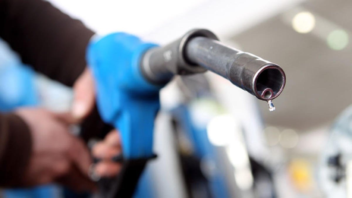 pompa benzina combustibil Gas-Pump-blue-genericflipped