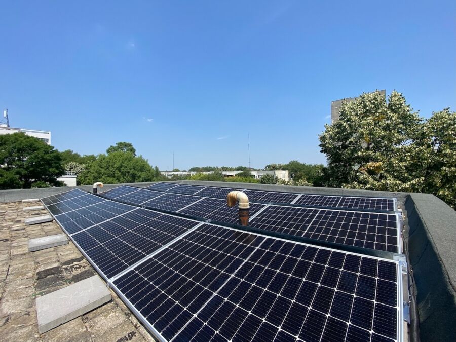 O soluție la scumpirea energiei: vecinii din bloc s-au unit și au devenit prosumatori