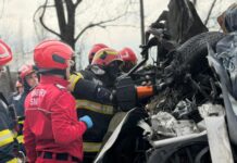 UPDATE: Grav accident rutier, pe DN 6, în Mehedinţi: Autoturism şi autotren, implicate; trafic rutier blocat (VIDEO)