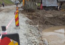 Trafic reluat pe drumul județean Blaj-Voineasa după refacerea podului peste Olteț (FOTO)