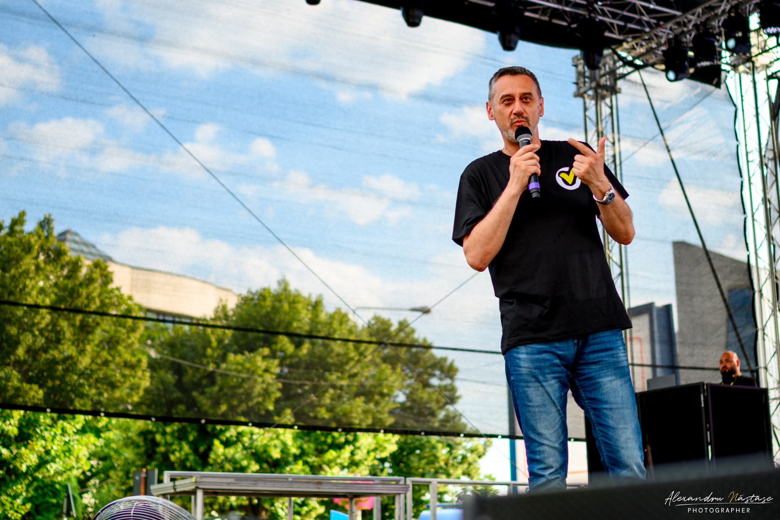 Paranghelie să fie, dar să ştim şi noi! Alte contracte dubioase la Primăria Slatina