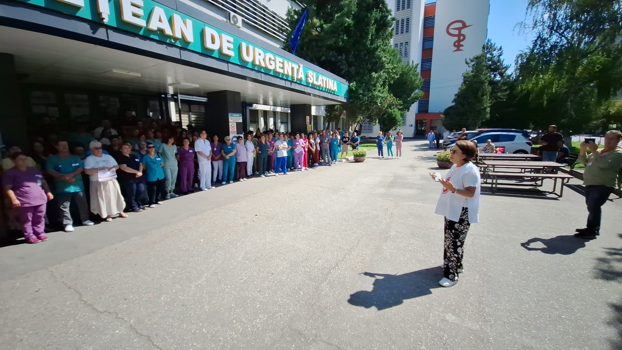 Proteste de amploare la Spitalul Județean de Urgență Slatina: Cadrele medicale avertizează asupra scăderilor salariale