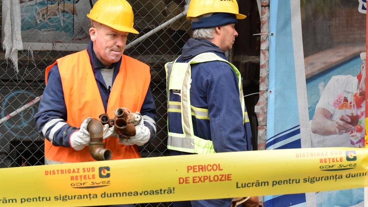 Compania de Apă Olt provoacă o avarie la gaze, în oraşul Balş