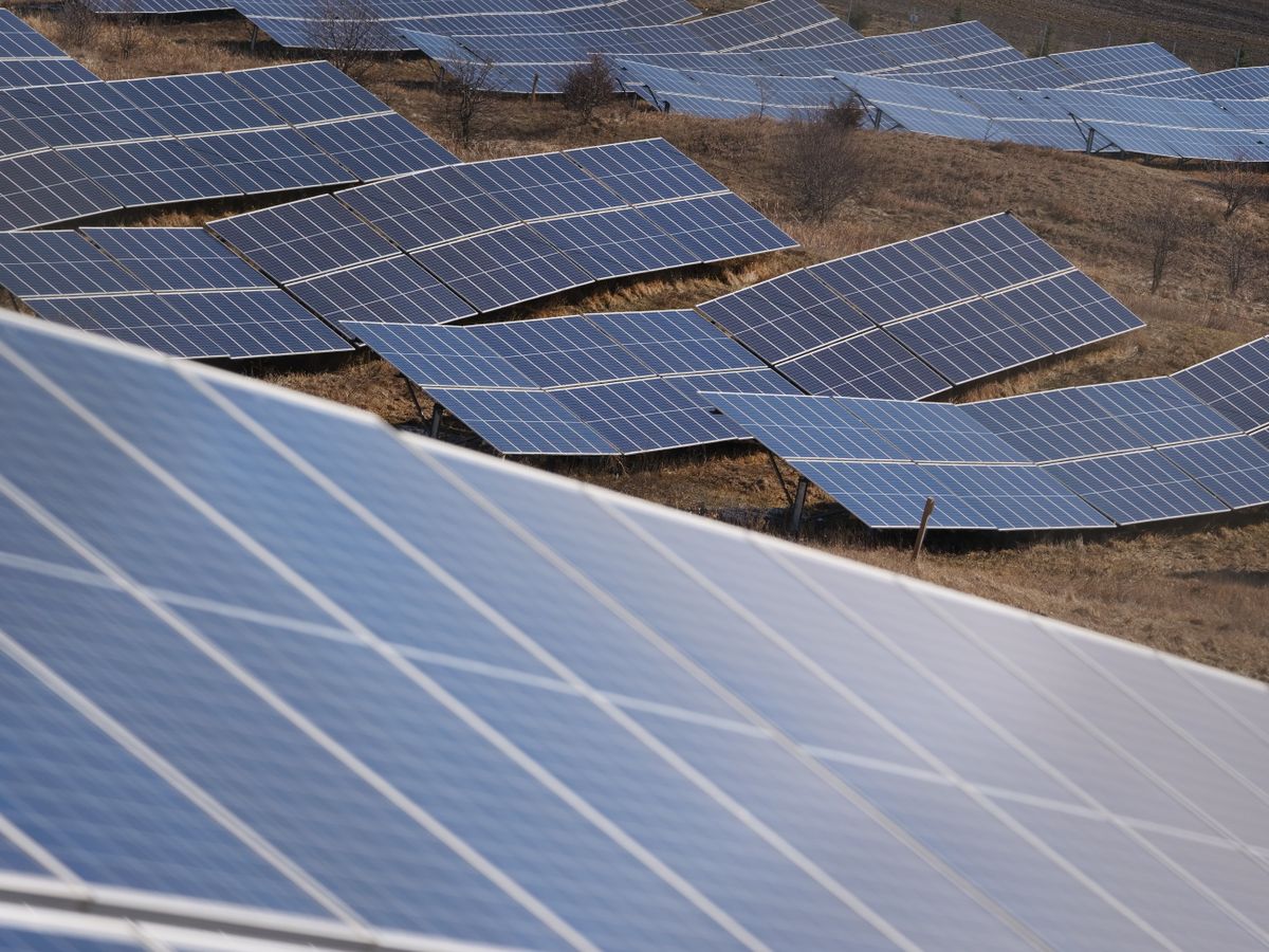 Autonomie energetică pas cu pas în Olt. Un nou parc fotovoltaic construit de CJ sursa: Pexels