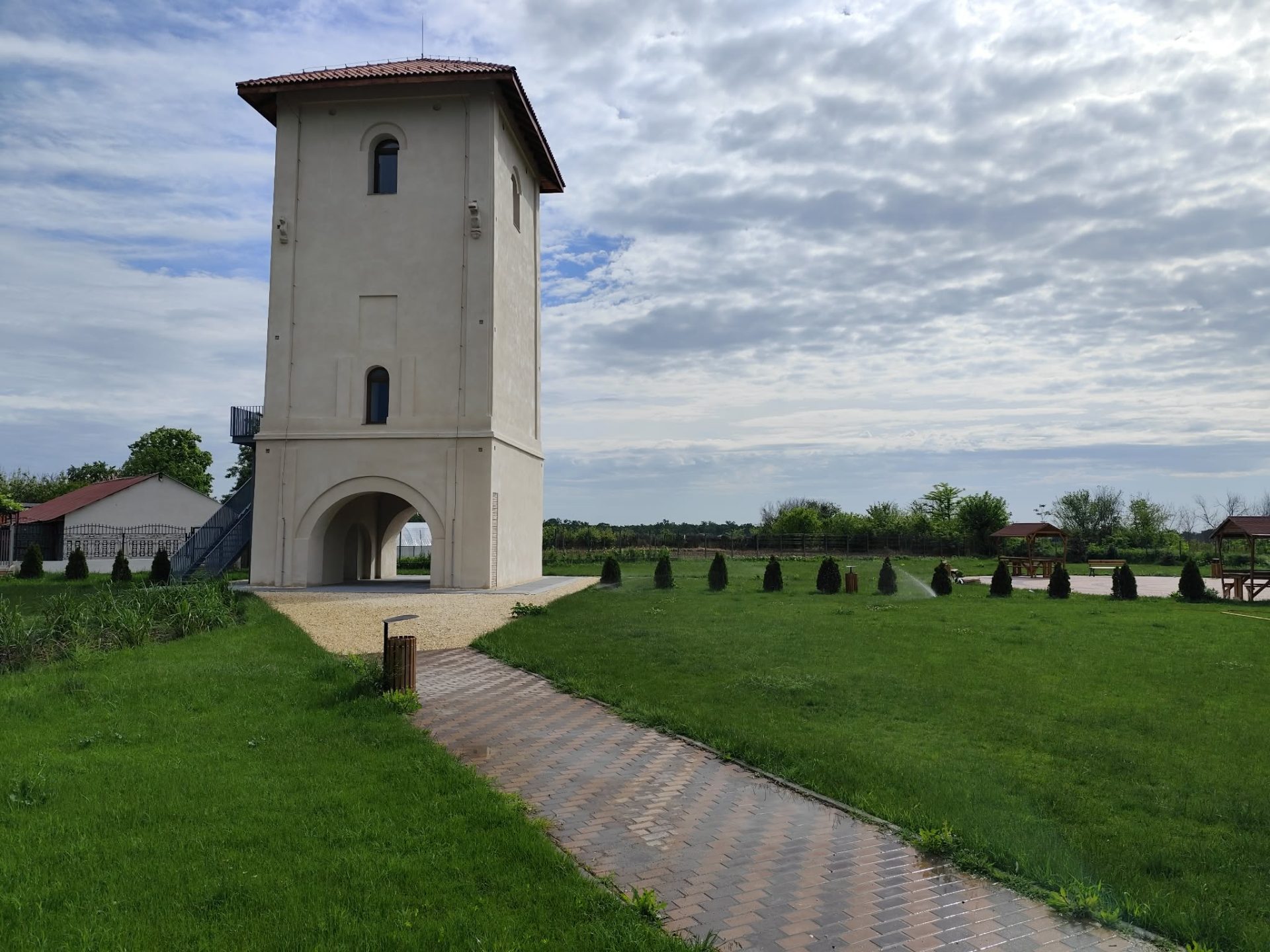 Olt: Turnul medieval de la Hotărani, salvat de la dispariţie cu un milion de euro din fonduri europene