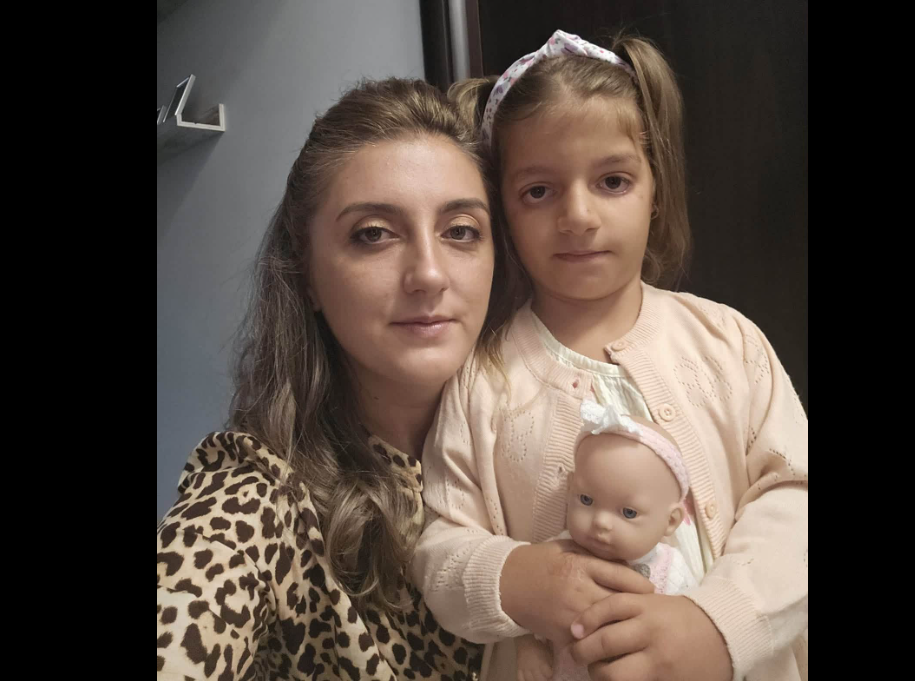 Apel pentru Raluca, fetița de 6 ani a unei polițiste din Vâlcea