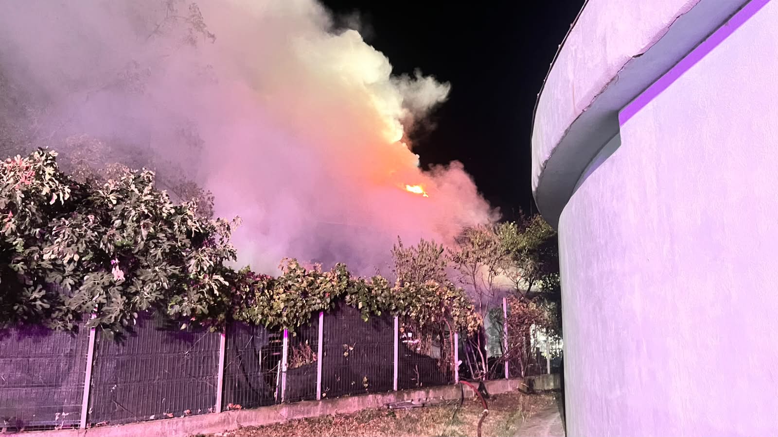 Incendiu la o locuință din Slatina, 4 persoane la spital
