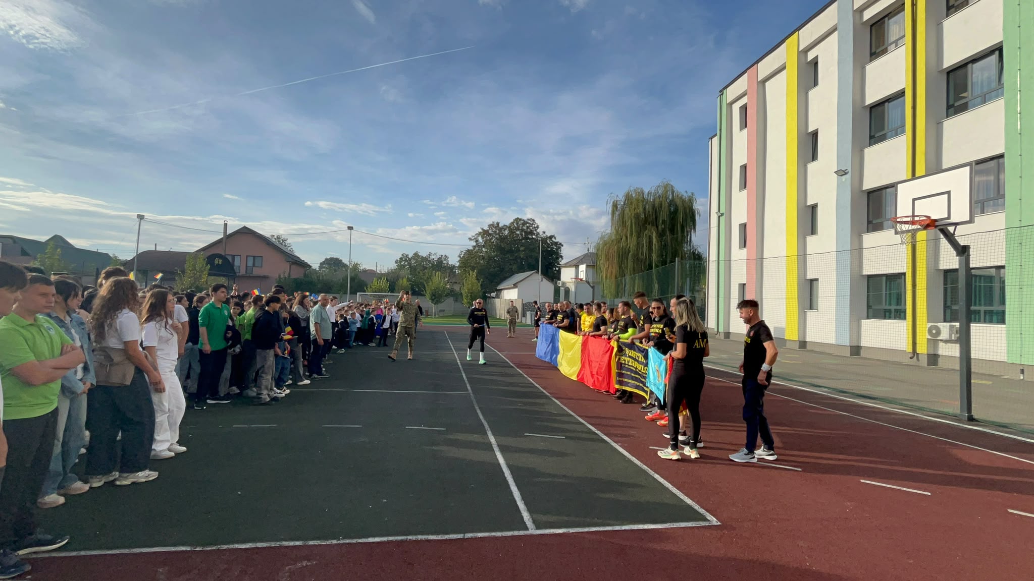 Emoție și patriotism la Școala Gheorghe Magheru din Caracal: O lecție vie de istorie și curaj (FOTO)